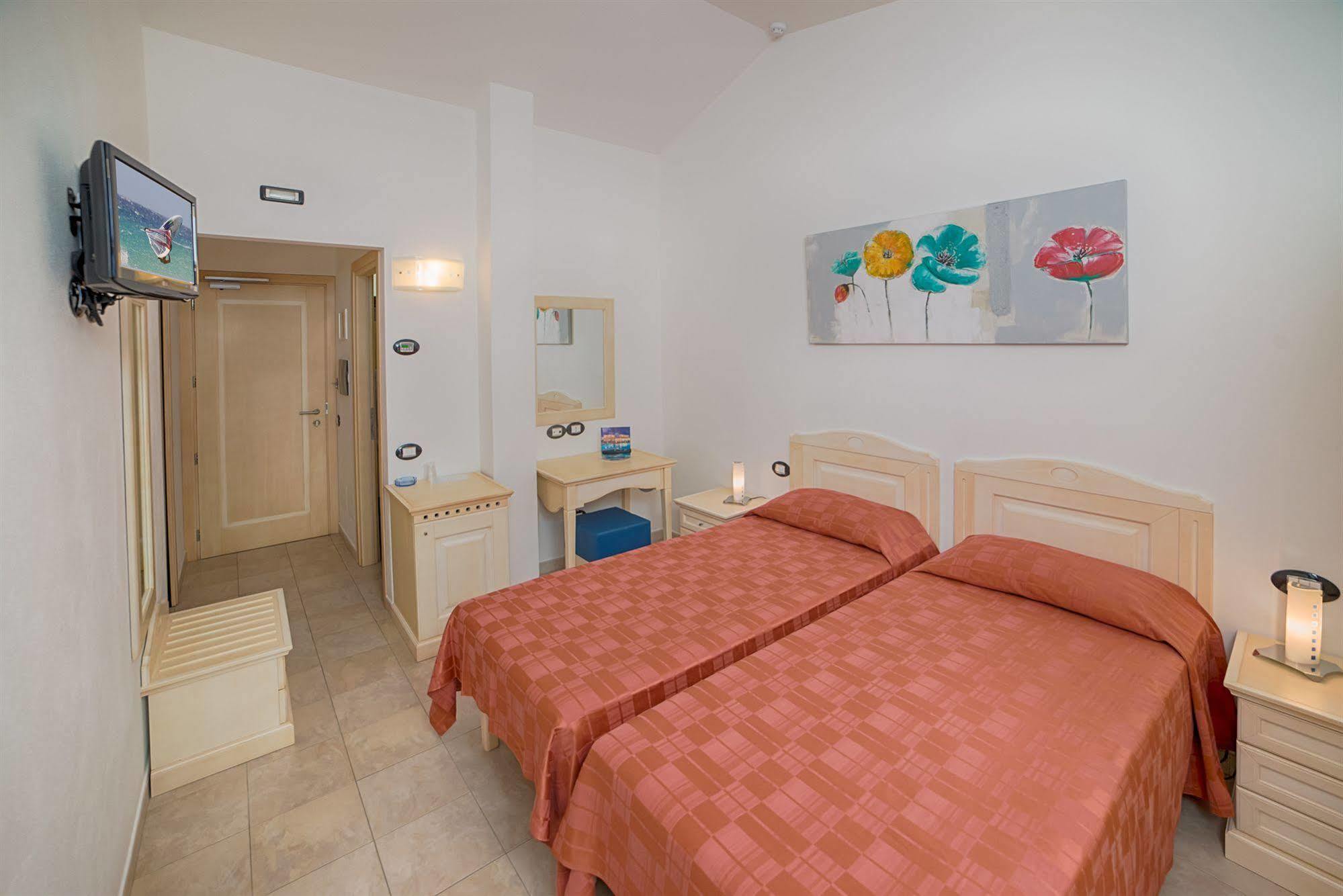 Hotel Ristorante Il Vascello Costa Rei Ngoại thất bức ảnh